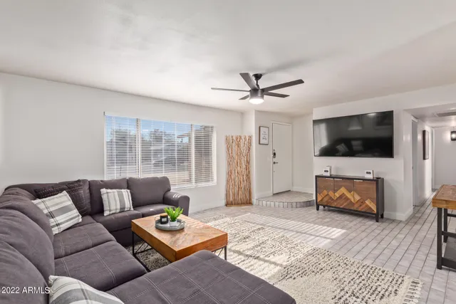 $8,995 | 114 West Hunter Street, Mesa, AZ 85201