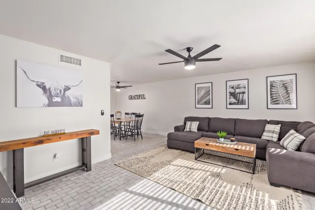 $8,995 | 114 West Hunter Street, Mesa, AZ 85201