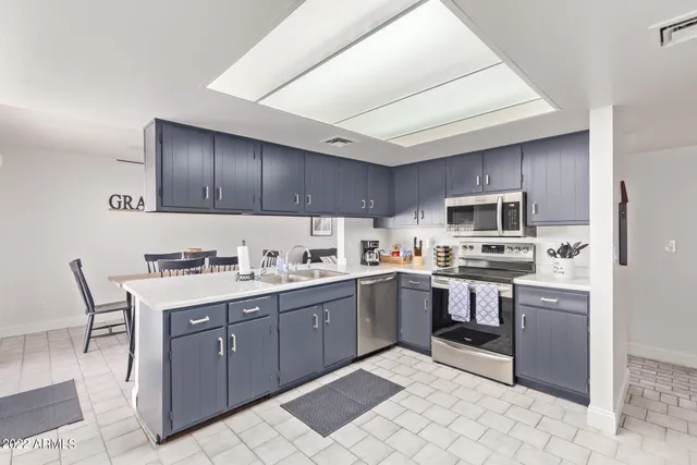 $8,995 | 114 West Hunter Street, Mesa, AZ 85201