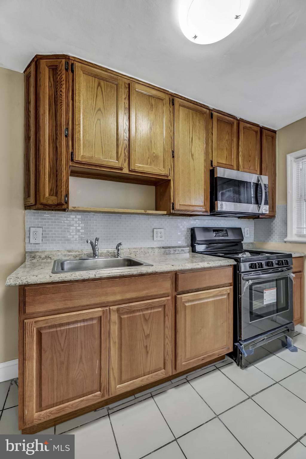 7921 Kavanagh Road Baltimore, MD 21222 - Photo 10 of 28 Kitchen