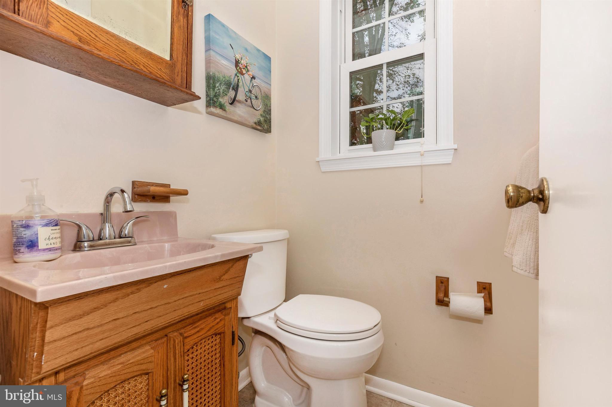 1656 Pembrook Road Ambler, PA 19002 - Photo 26 of 60 Powder room