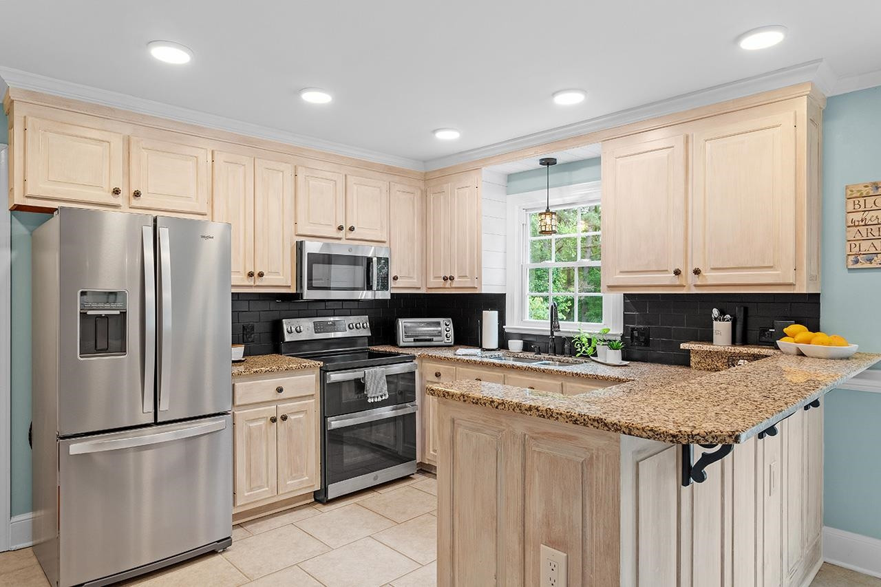 7640 Thompson Mill Road Wake Forest, NC 27587 - Photo 19 of 39 Kitchen
