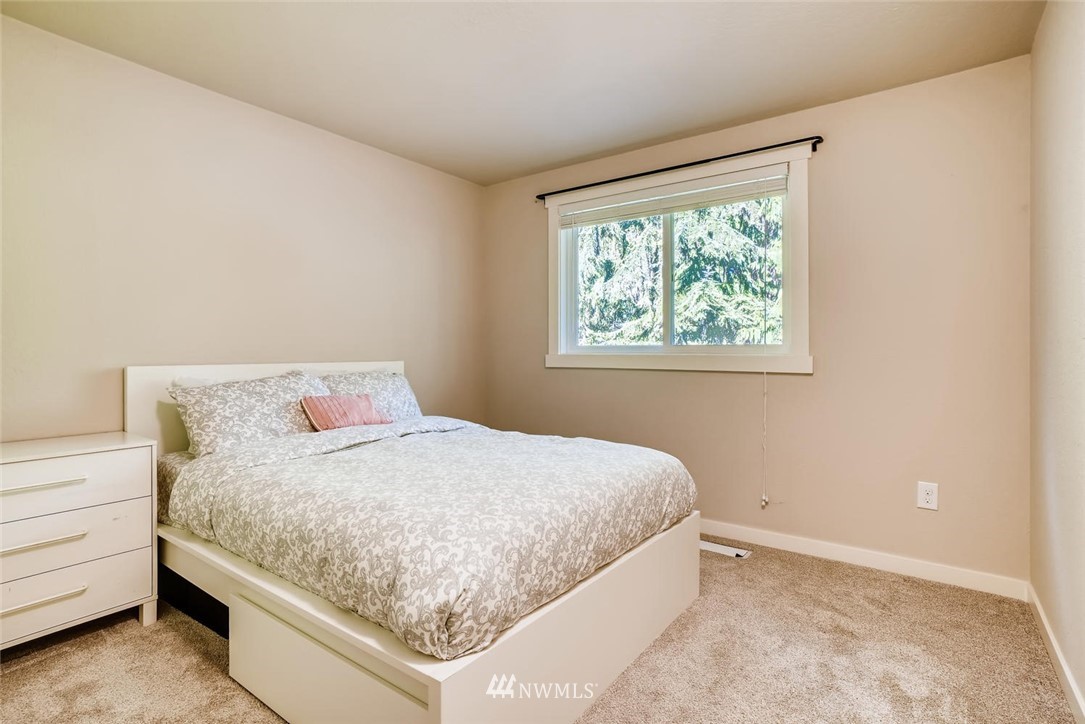 17525 18th Drive Southeast Bothell, WA 98012 - Photo 16 of 23 Gallery Image 16