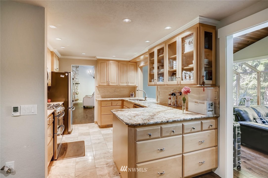 17525 18th Drive Southeast Bothell, WA 98012 - Photo 6 of 23 Gallery Image 6