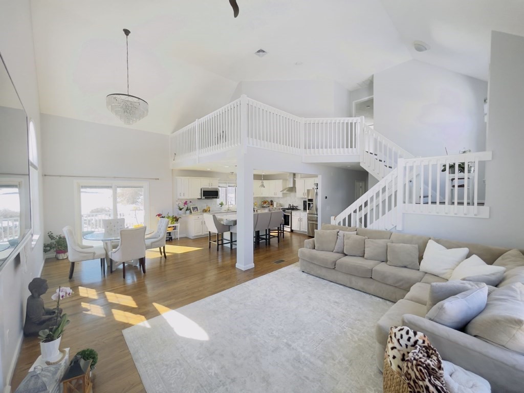 73 Dean Road Marlborough, MA 01752 - Photo 1 of 35 Gallery Image 1