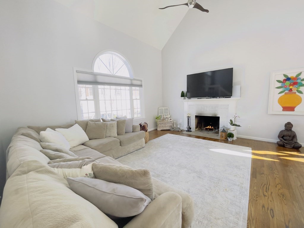 73 Dean Road Marlborough, MA 01752 - Photo 3 of 35 Gallery Image 3
