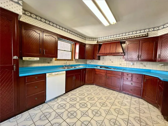 $175,000 | 238 Victoria Way, Leechburg, PA 15656