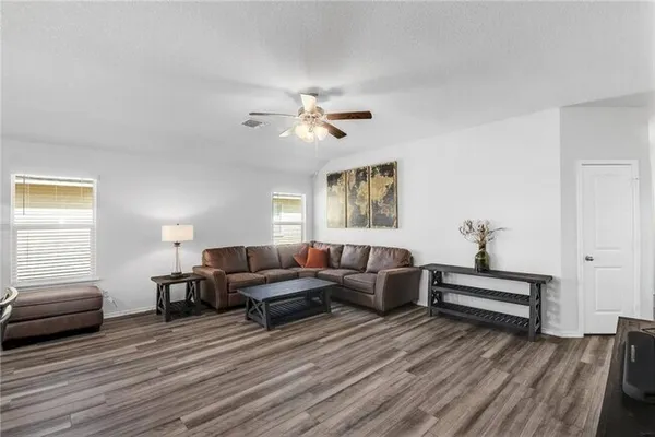$1,850 | 119 Nathaniel Drive, Taylor, TX 76574