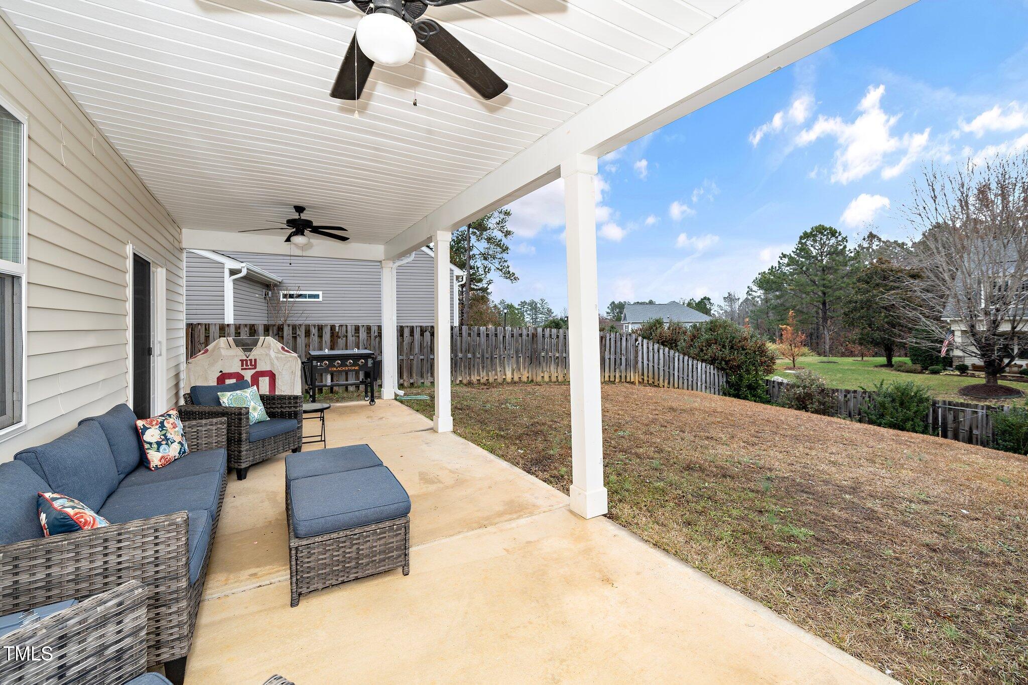 82 Mariners Point Way Garner, NC 27529 - Photo 18 of 30 a living room filled with furniture