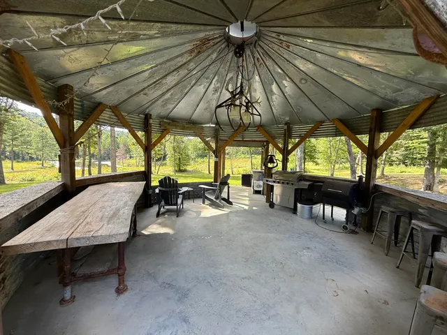 $673,999 | 266 Laurel Ridge Lane, Pikeville, TN 37367