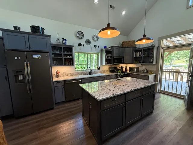 $673,999 | 266 Laurel Ridge Lane, Pikeville, TN 37367