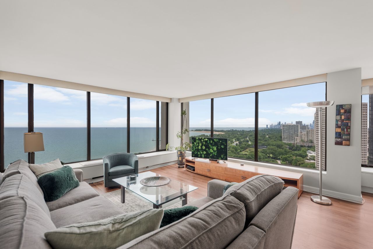 5455 North Sheridan Road, Unit 2602 Chicago, IL 60640 - Photo 2 of 25