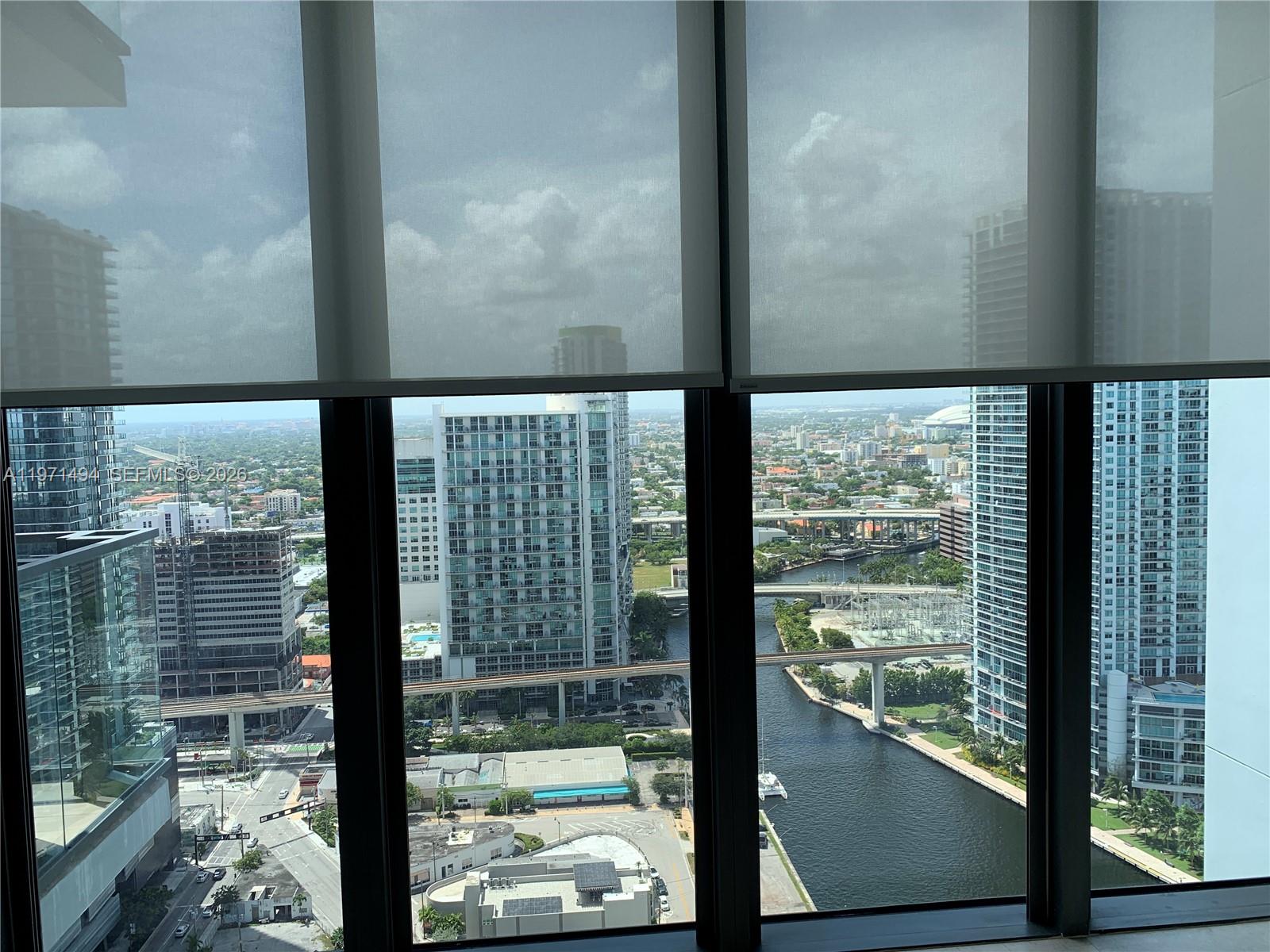 68 Southeast 6th Street, Unit 3010 Miami, FL 33131 - Photo 11 of 69