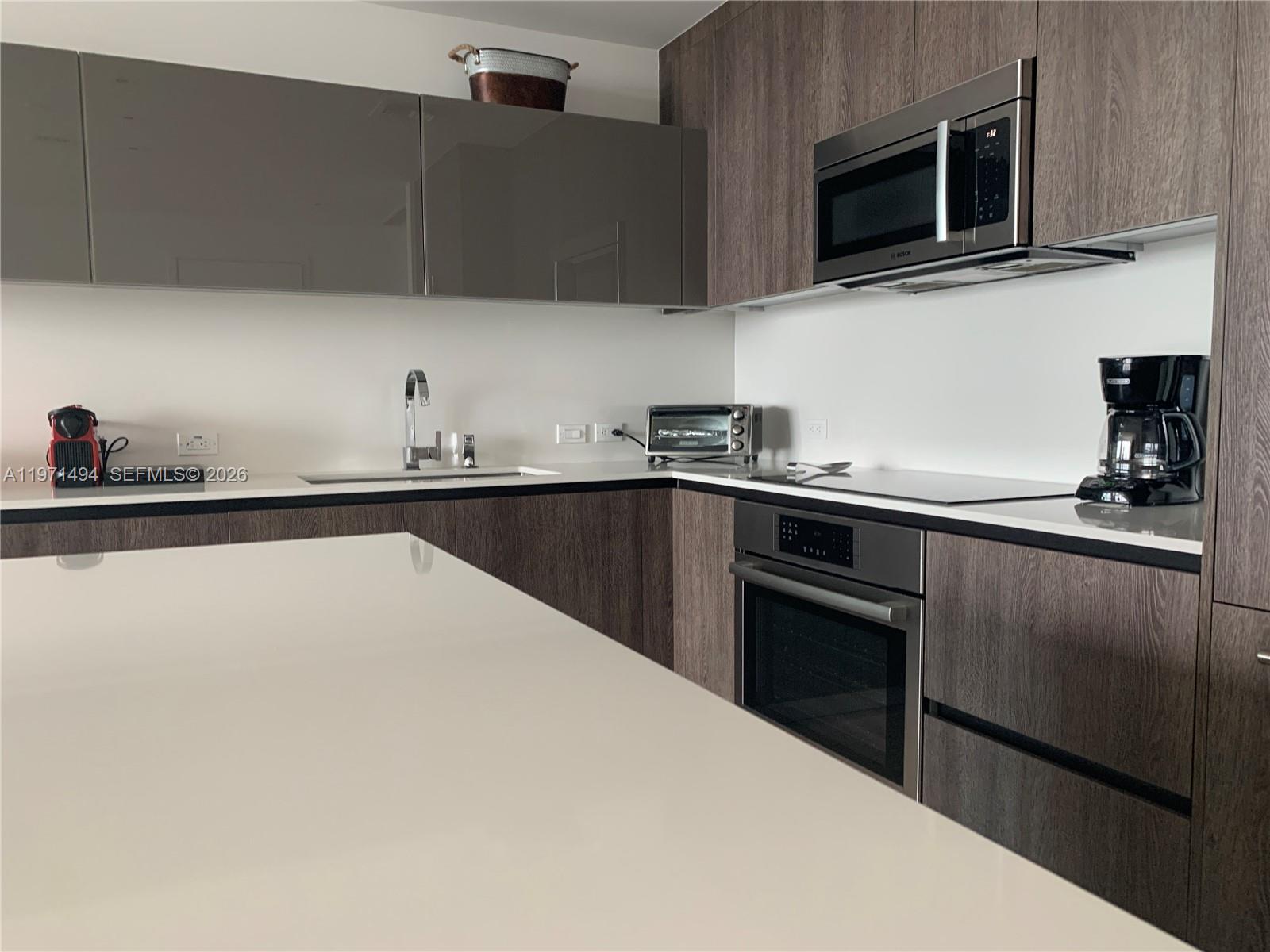 68 Southeast 6th Street, Unit 3010 Miami, FL 33131 - Photo 14 of 69