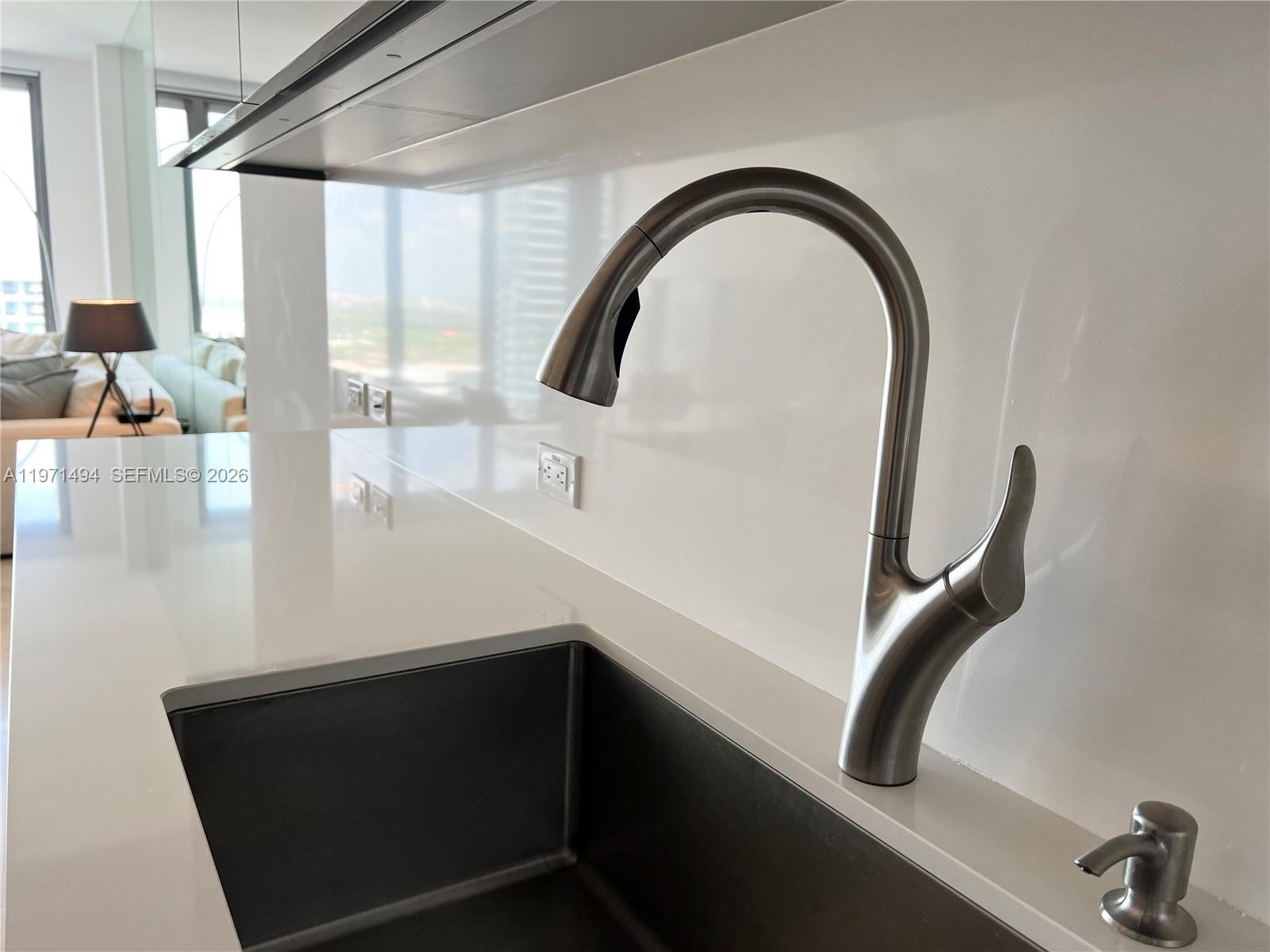 68 Southeast 6th Street, Unit 3010 Miami, FL 33131 - Photo 17 of 69