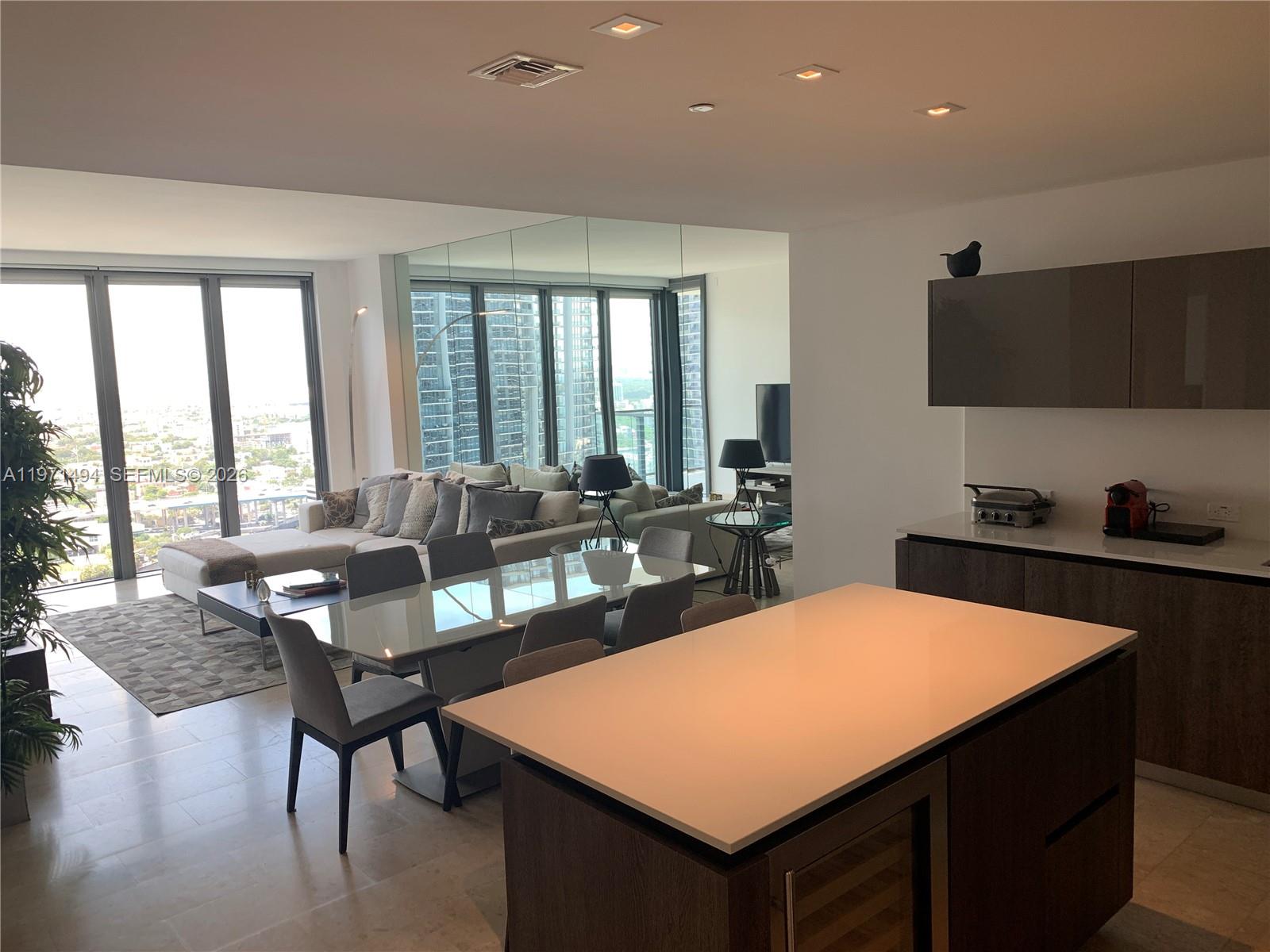 68 Southeast 6th Street, Unit 3010 Miami, FL 33131 - Photo 23 of 69