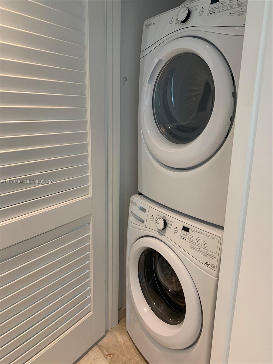 68 Southeast 6th Street, Unit 3010 Miami, FL 33131 - Photo 28 of 69