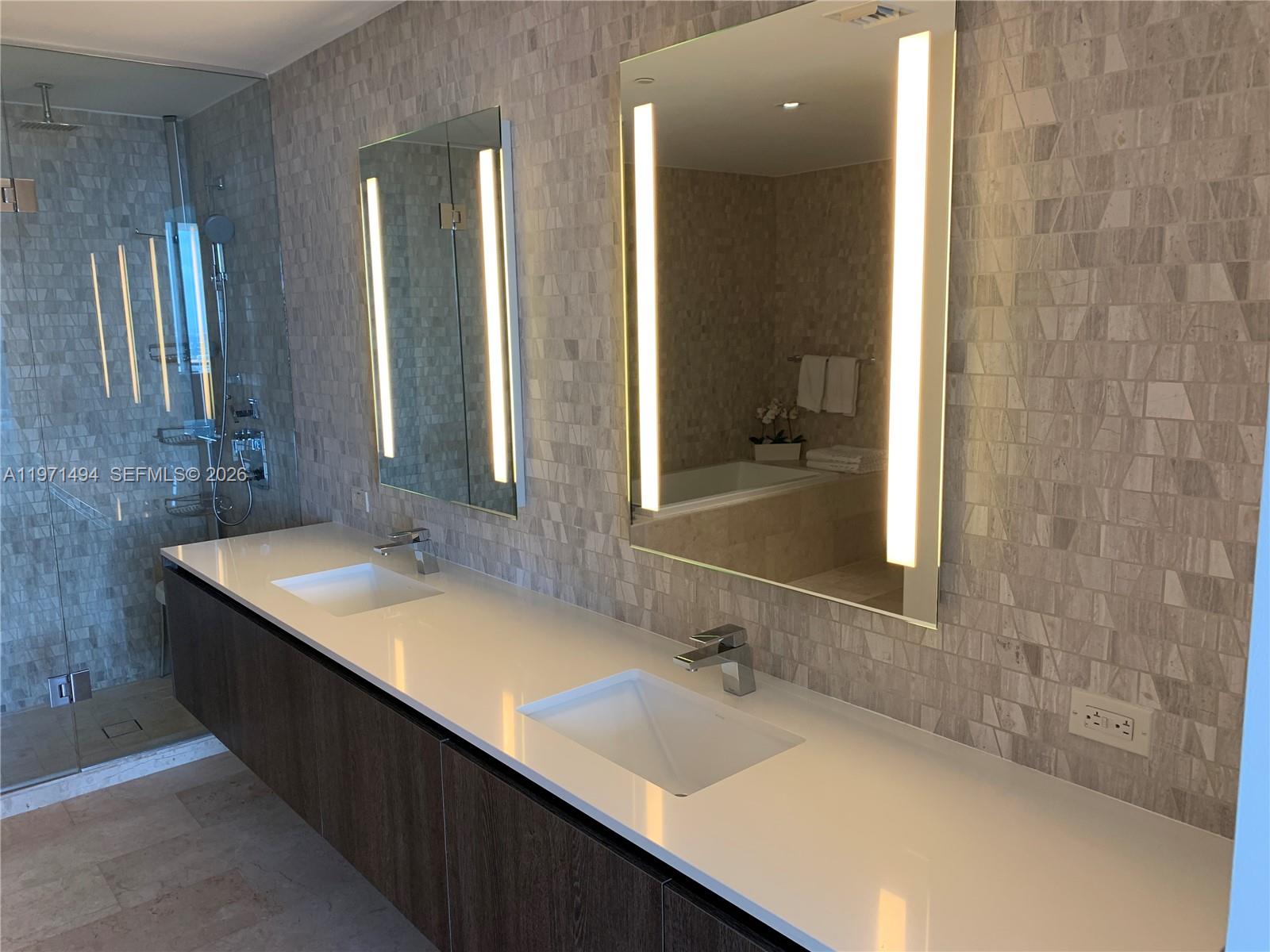 68 Southeast 6th Street, Unit 3010 Miami, FL 33131 - Photo 32 of 69