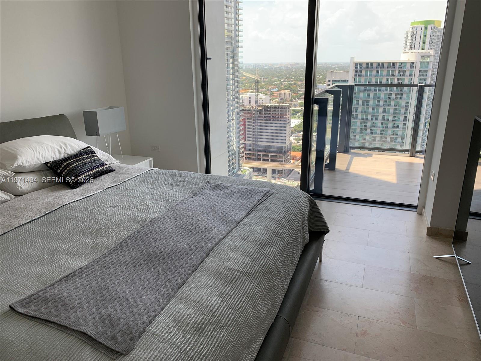 68 Southeast 6th Street, Unit 3010 Miami, FL 33131 - Photo 37 of 69
