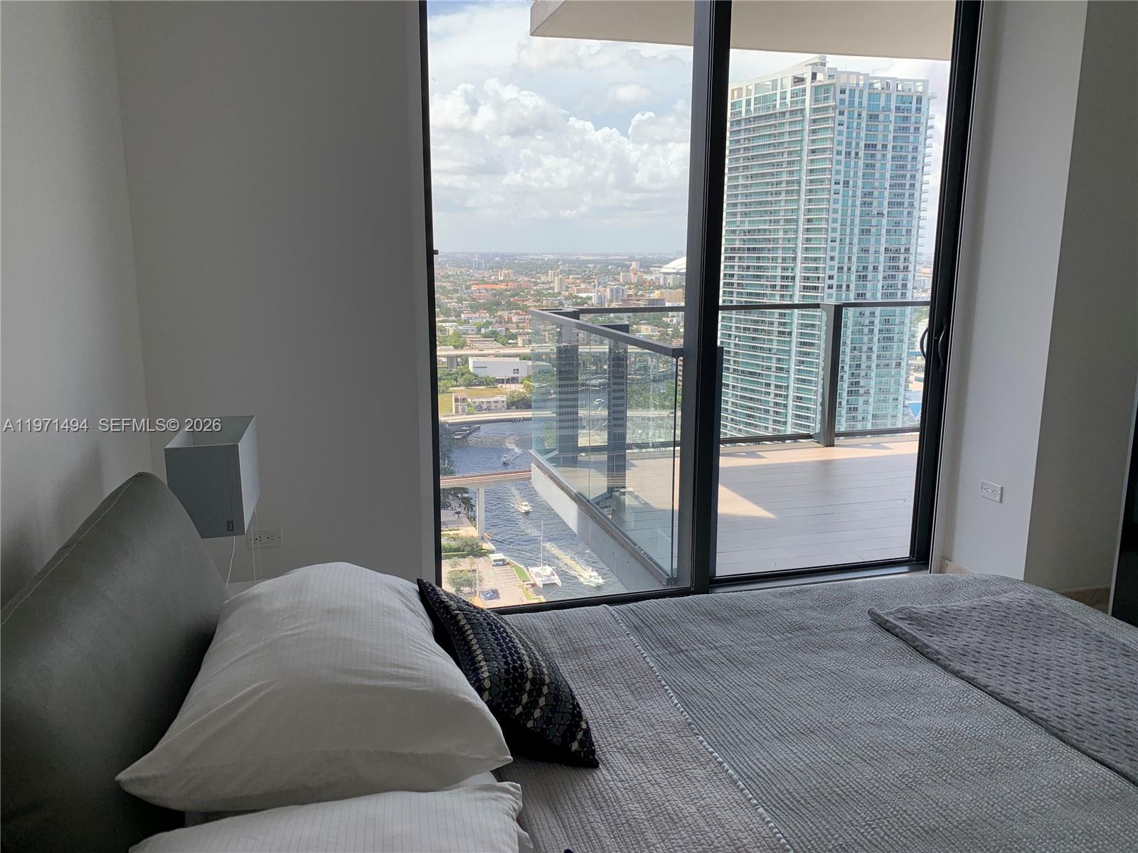 68 Southeast 6th Street, Unit 3010 Miami, FL 33131 - Photo 38 of 69