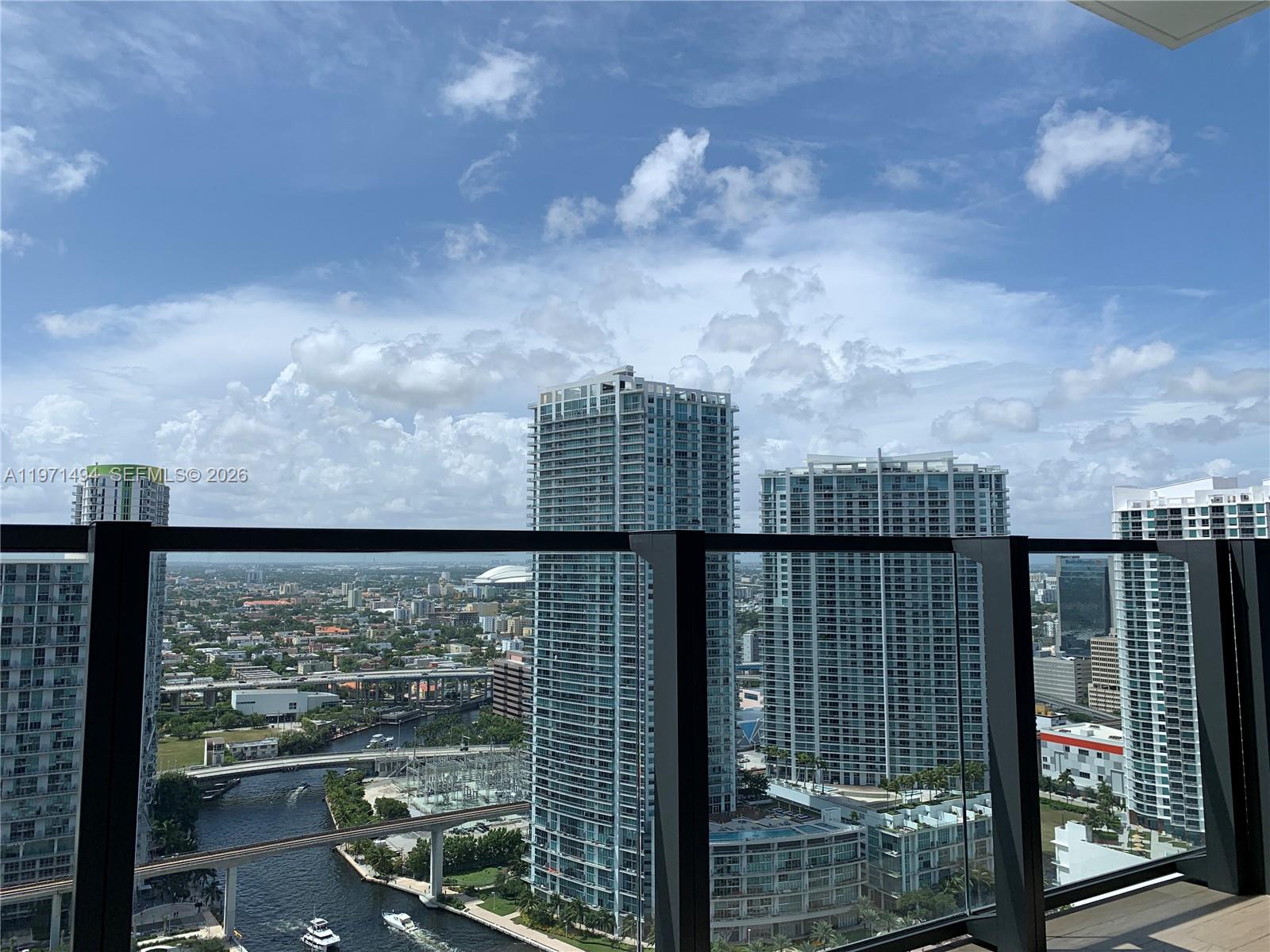 68 Southeast 6th Street, Unit 3010 Miami, FL 33131 - Photo 40 of 69