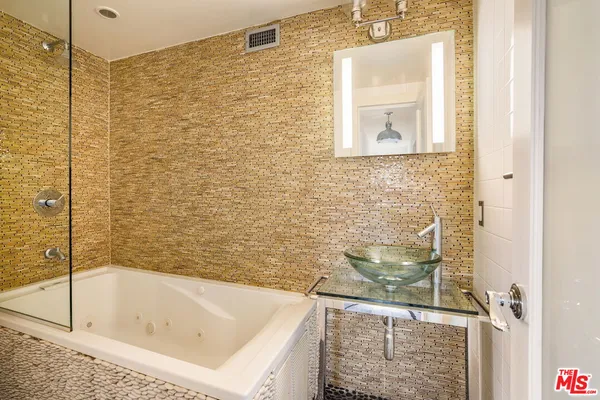 $13,000 | 4075 Los Nietos Drive, Los Angeles, CA 90027