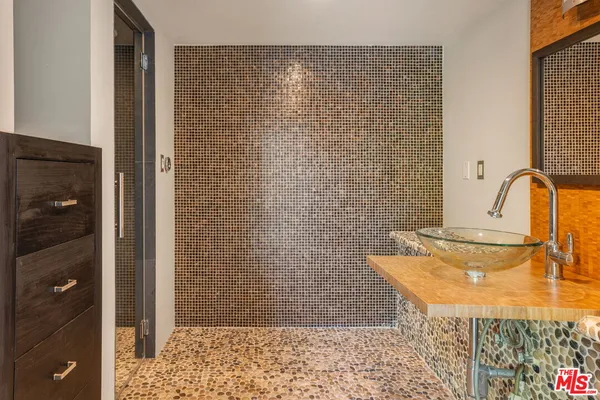 $13,000 | 4075 Los Nietos Drive, Los Angeles, CA 90027