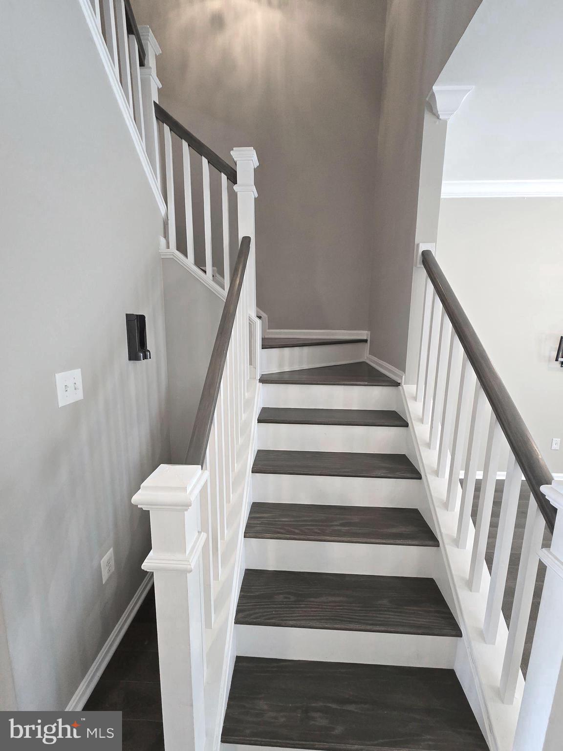 11847 Skylark Road Clarksburg, MD 20871 - Photo 16 of 46 a view of entryway