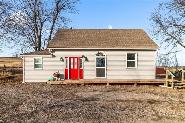 $379,999 | 1606 Oo Highway, Odessa, MO 64076