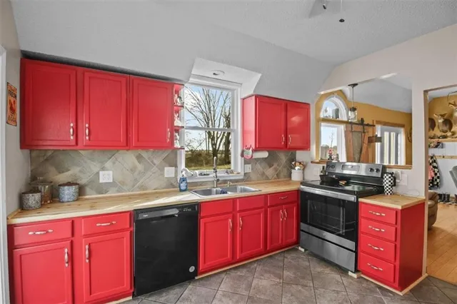 $379,999 | 1606 Oo Highway, Odessa, MO 64076