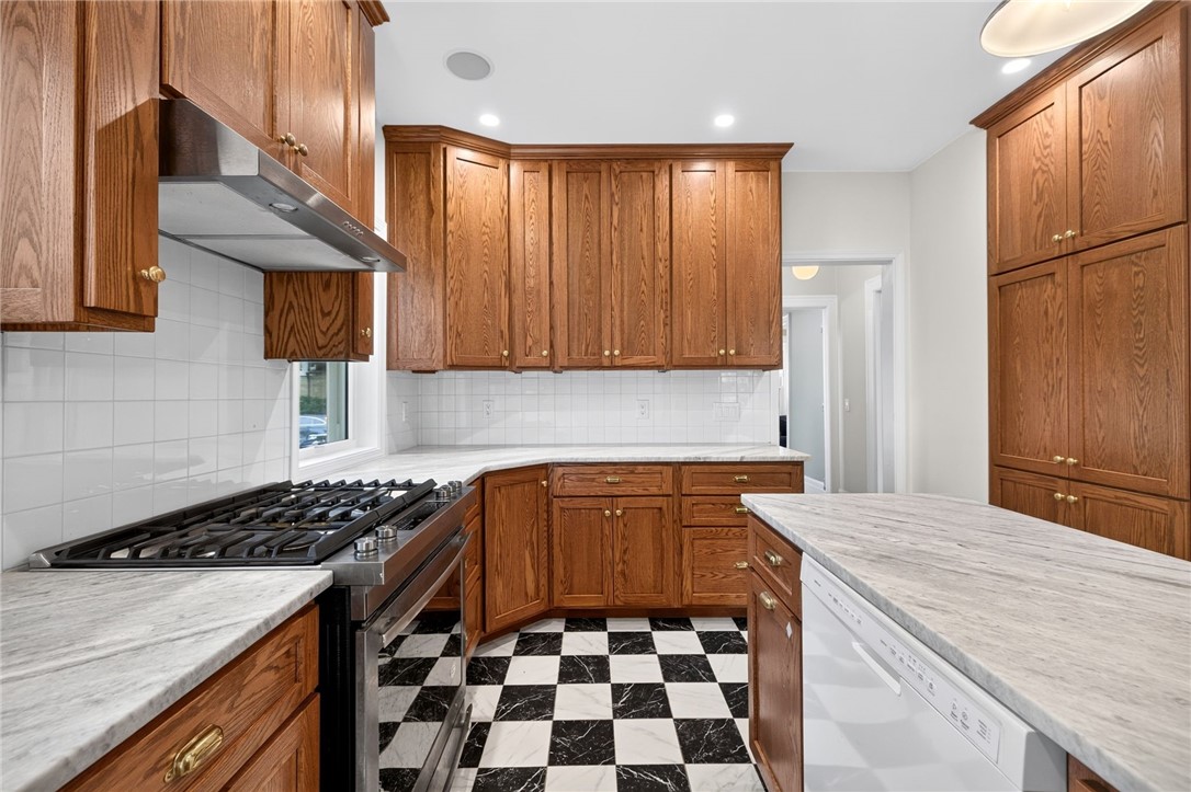 241 Brunswick Street Rochester, NY 14607 - Photo 18 of 39