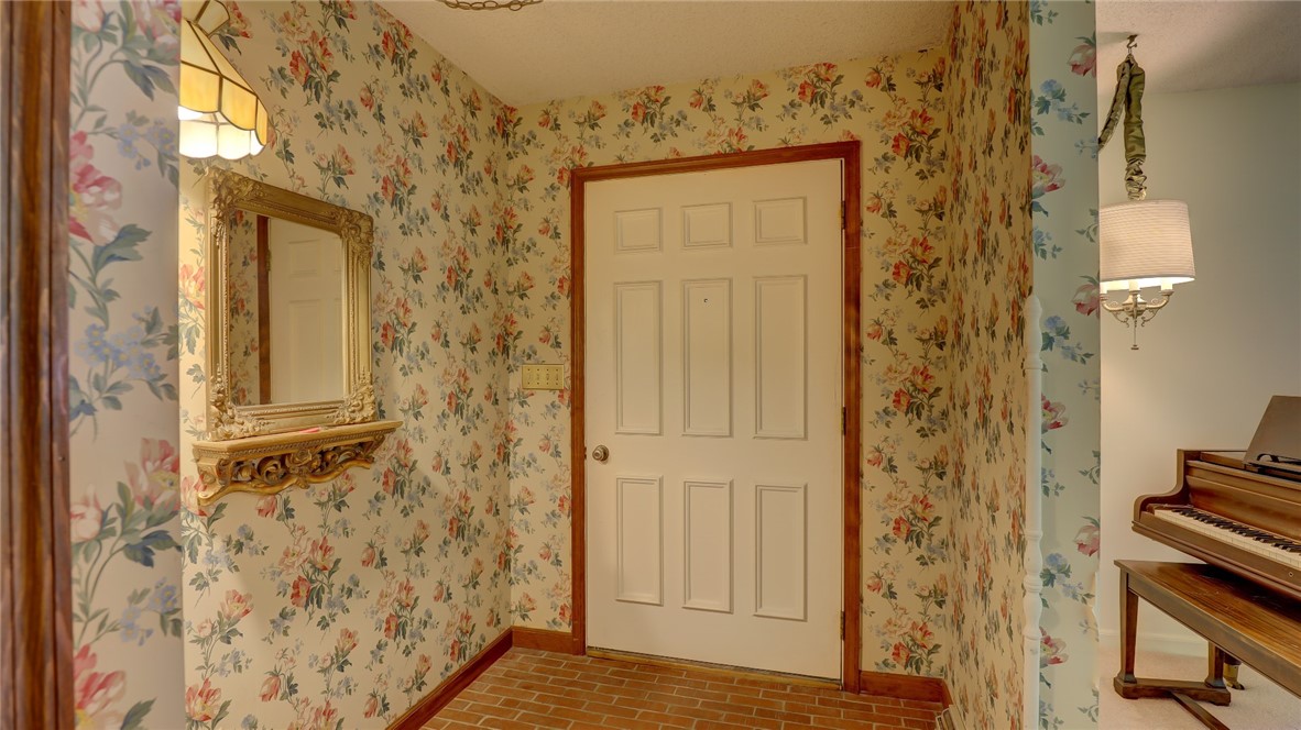 4600 Benton Road Mount Zion, IL 62549 - Photo 4 of 41
