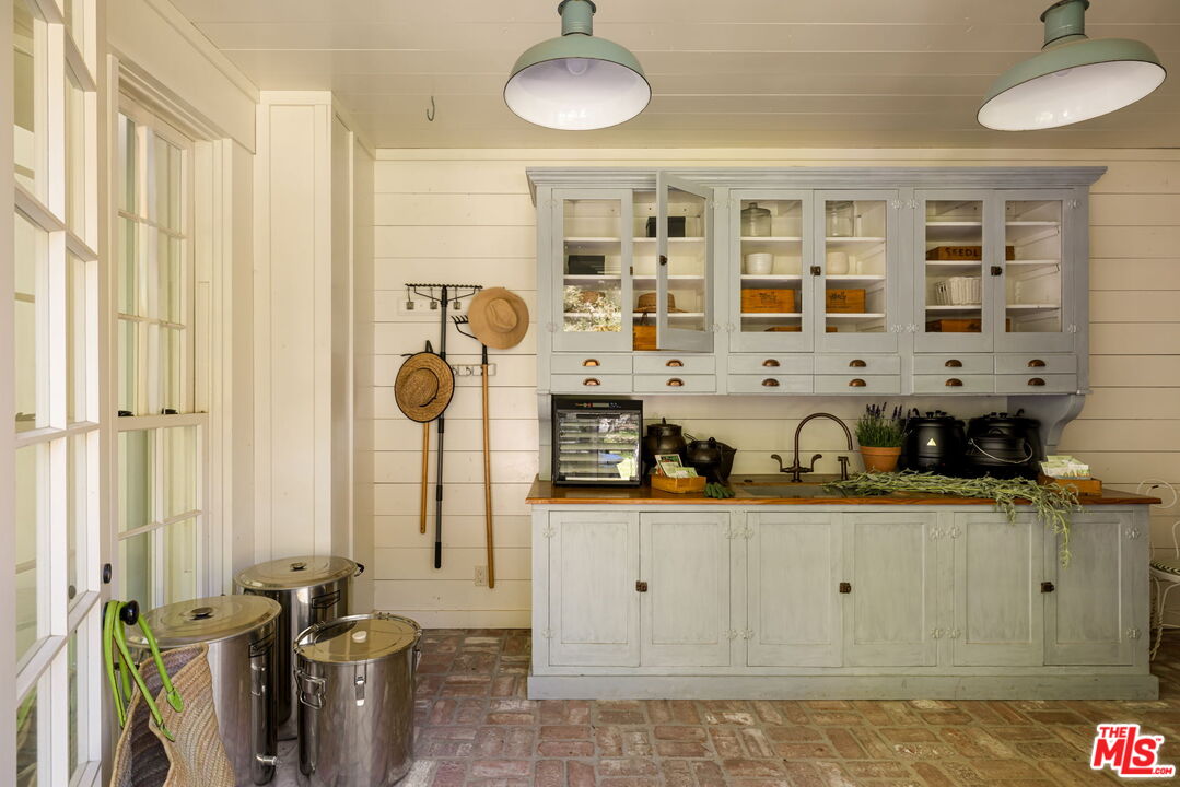 1900 Old Ranch Road Los Angeles, CA 90049 - Photo 10 of 47 Gallery Image 10