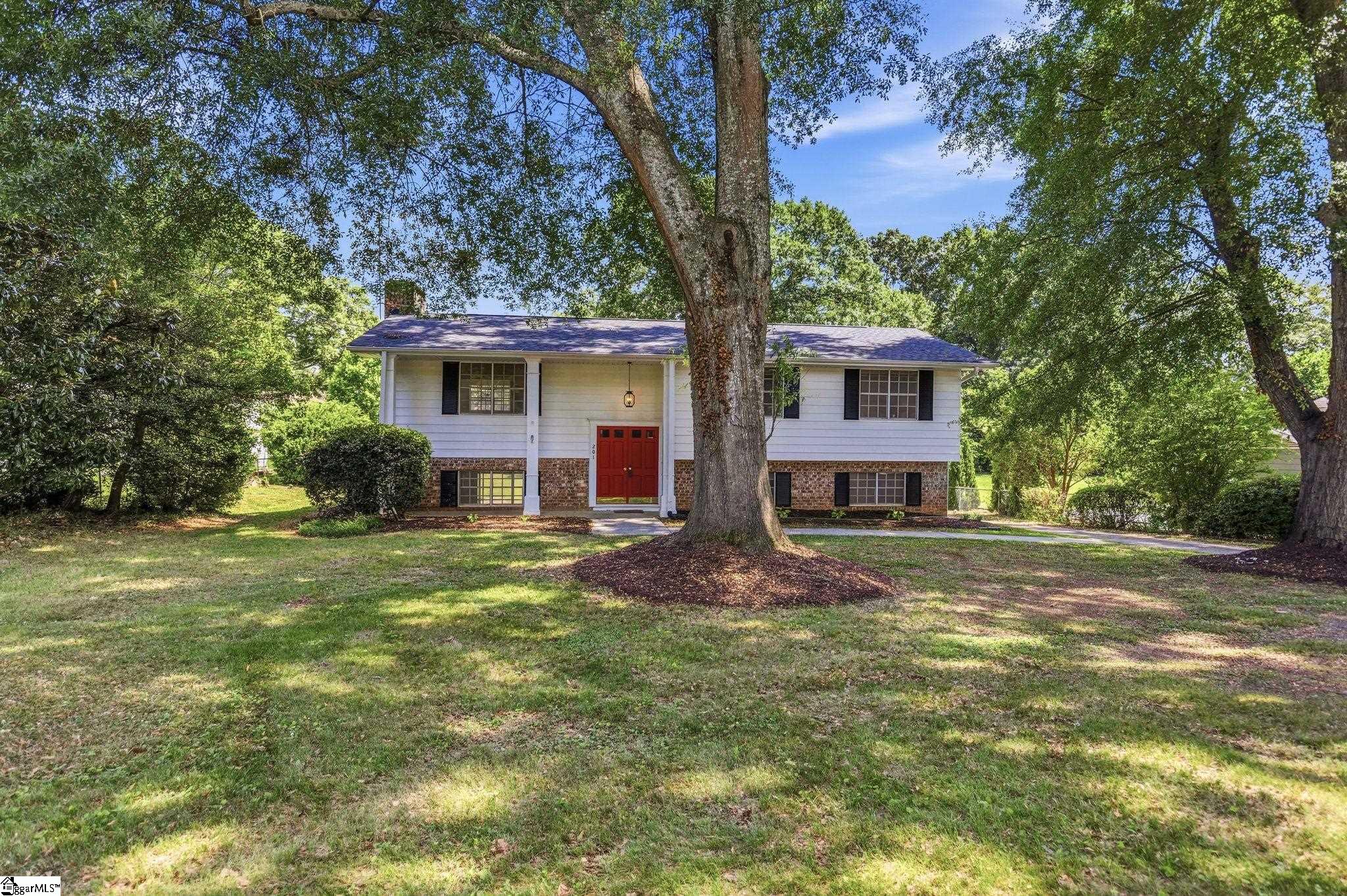 201 Evening Way Mauldin, SC 29662 - Photo 1 of 34
