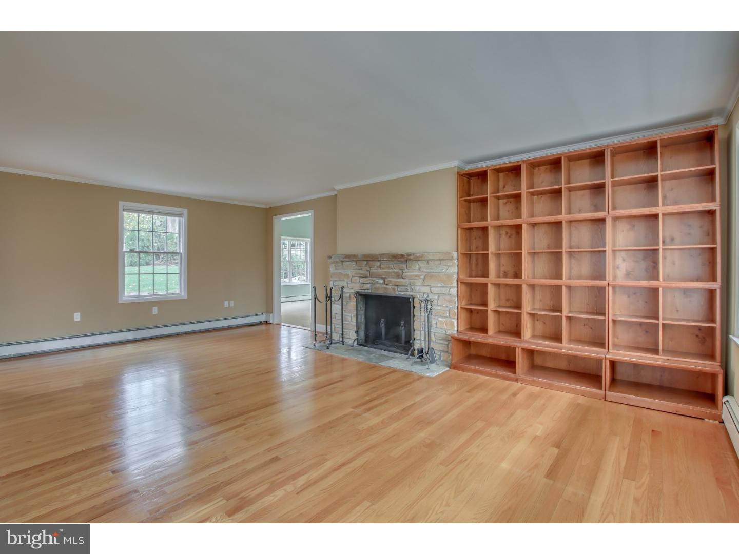 16 Green Ridge Road Yardley, PA 19067 - Photo 3 of 25 Living Room