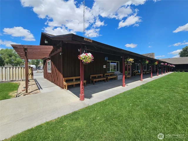 a view of outdoor space yard and patio