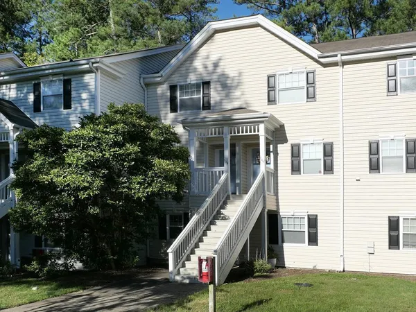 $1,380 | 138 Kingsbury Drive, Chapel Hill, NC 27514