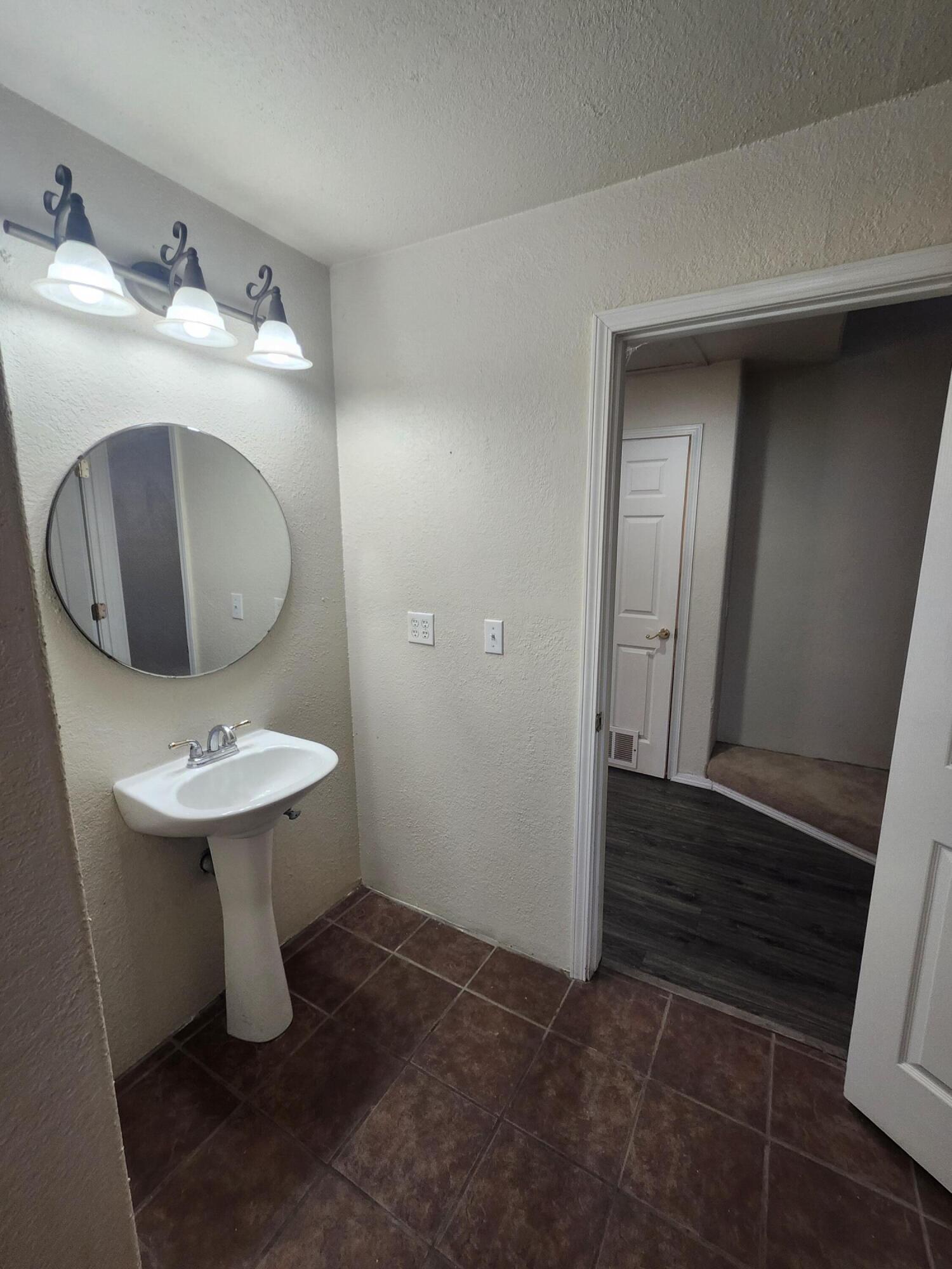 1011 Southwest I Street Grants Pass, OR 97526 - Photo 31 of 47 20250415_143026