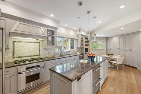 $6,750,000 | 300 Uplands Drive, Hillsborough, CA 94010