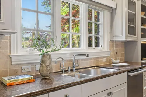 $6,750,000 | 300 Uplands Drive, Hillsborough, CA 94010