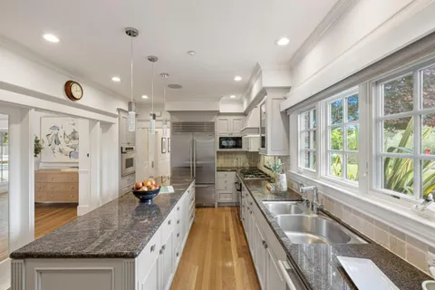 $6,750,000 | 300 Uplands Drive, Hillsborough, CA 94010