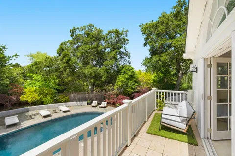 $6,750,000 | 300 Uplands Drive, Hillsborough, CA 94010