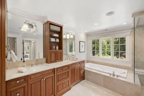 $6,750,000 | 300 Uplands Drive, Hillsborough, CA 94010