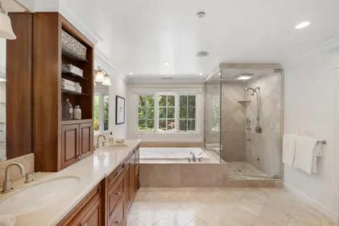 $6,750,000 | 300 Uplands Drive, Hillsborough, CA 94010