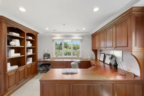 $6,750,000 | 300 Uplands Drive, Hillsborough, CA 94010