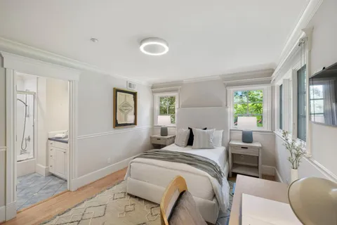 $6,750,000 | 300 Uplands Drive, Hillsborough, CA 94010