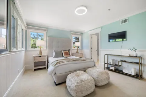 $6,750,000 | 300 Uplands Drive, Hillsborough, CA 94010