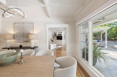 $6,750,000 | 300 Uplands Drive, Hillsborough, CA 94010