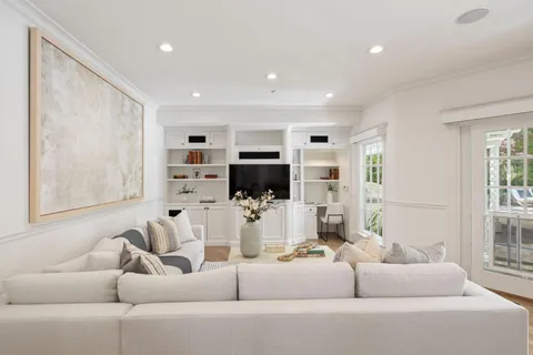 $6,750,000 | 300 Uplands Drive, Hillsborough, CA 94010