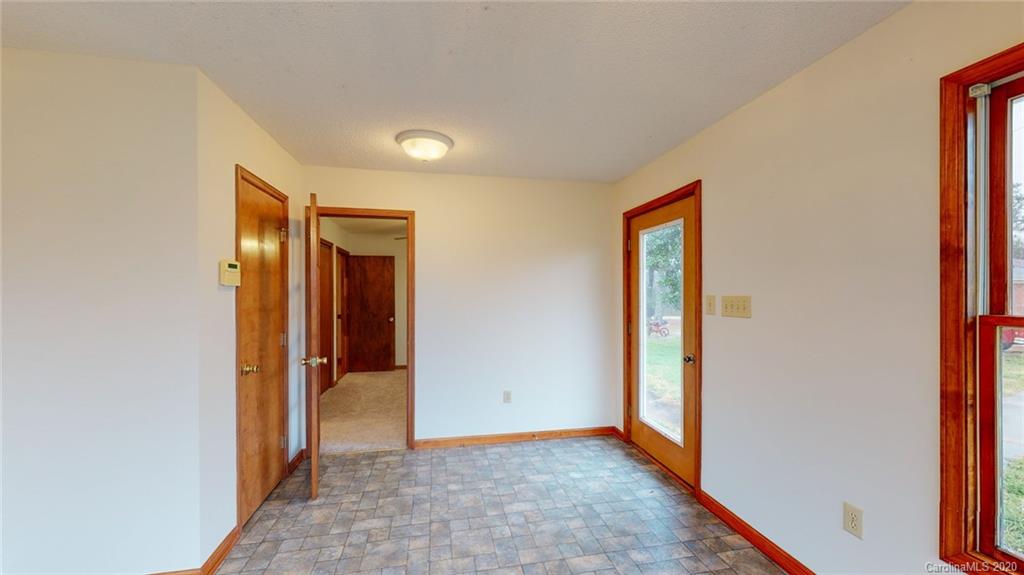 860 Meadowbrook Road Chester, SC 29706 - Photo 14 of 40 an empty room with closet